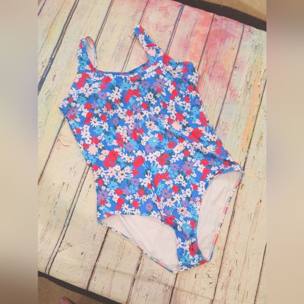 Flower lined swimsuit